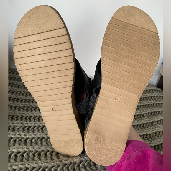 Very G Journey Sandal - Picture 5 of 10